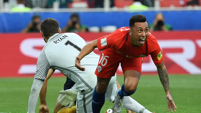 Martin Rodriguez menyelamatkan muka Timnas Chile dengan mencetak gol penyama kedudukan pada duel versus Australia di Otkrytiye Arena, Moskow, Minggu (25/6/2017). 