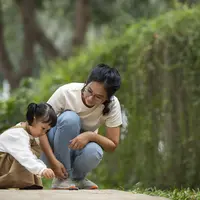 Ilustrasi ibu dan anak (copyright Freepik)