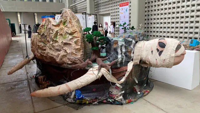 "Hoodwink" karya kreatif Zhang Xu-Zhan dan pink.ink (kredit: TETO)