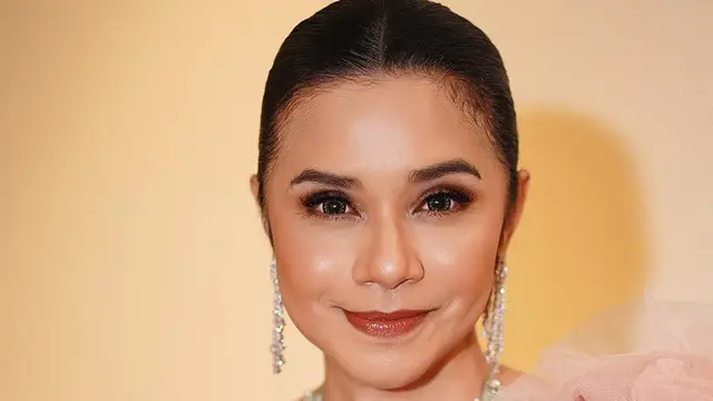 Potret Ruth Sahanaya yang Awet Muda. (instagram/mamauthe)