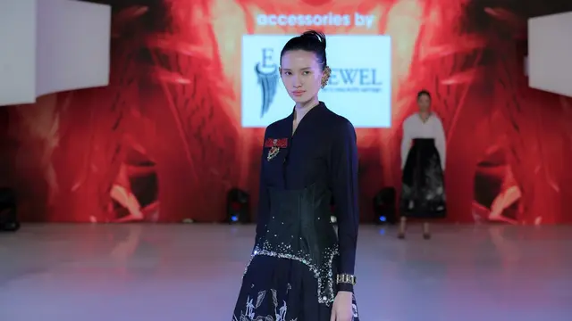 Warna-warni Karya 18 Desainer di Opening Show Senayan City Fashion Nation 18th Edition