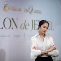 Setelah menikah dengan Oak Phakwa, Nong Poy kembali disibukkan dengan aktivitasnya sebagai model [@poydtreechada]