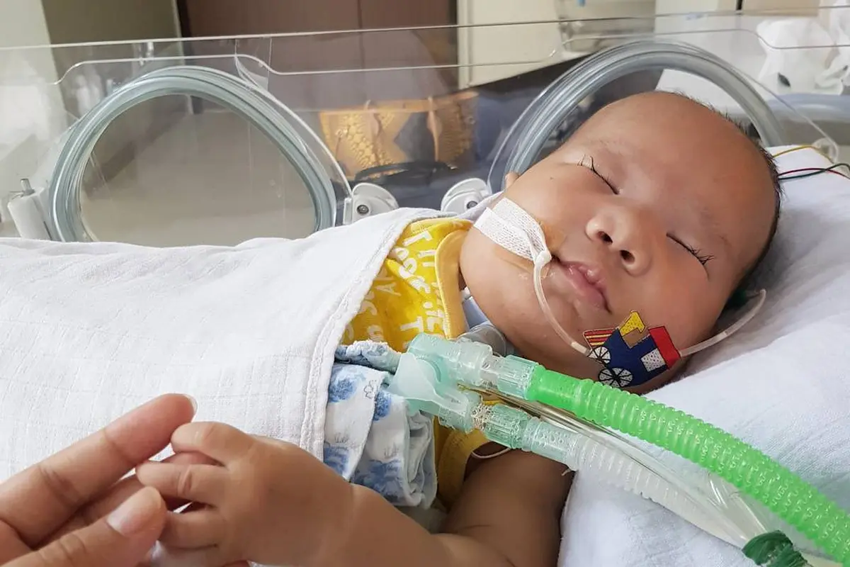 [Bintang] 7 Bulan Bertahan, Adam Fabumi Susul Dua Sahabatnya ke Surga