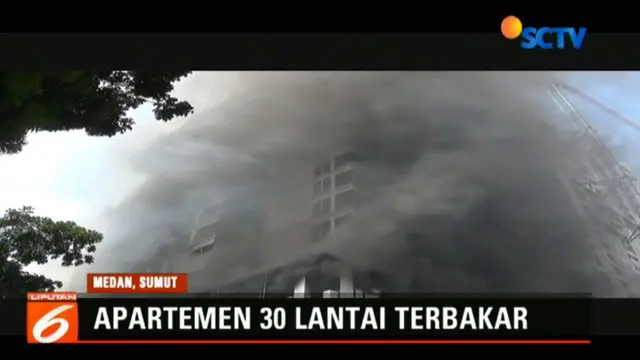 Sejumlah mobil pemadam kebakaran Pemerintah Kota Medan dikerahkan ke lokasi membantu memadamkan api.