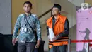 Tersangka Pejabat Pembuat Komitmen (PPK) di Satuan Kerja Pelaksanaan Jalan Nasional XII Balikpapan, Andi Tejo Sukmono usai pemeriksaan lanjutan di Gedung KPK, Jakarta, Selasa (11/2/2020). Andi melengkapi berkas suap pengadaan proyek jalan di Kalimantan Timur TA 2018-2019. (merdeka.com/Dwi Narwoko)