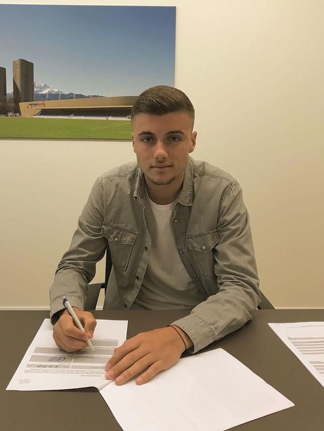 Bursa Transfer Liga Italia Akan Ikut Tes Medis Darian Males Bakal Jadi Pemain Inter Milan Dunia Bola Com