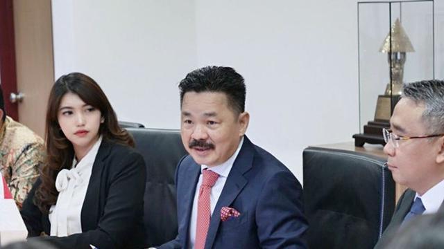 6 Potret Dewi Paramita, Selebgram Sekaligus Sespri Menteri Kemendes PDTT