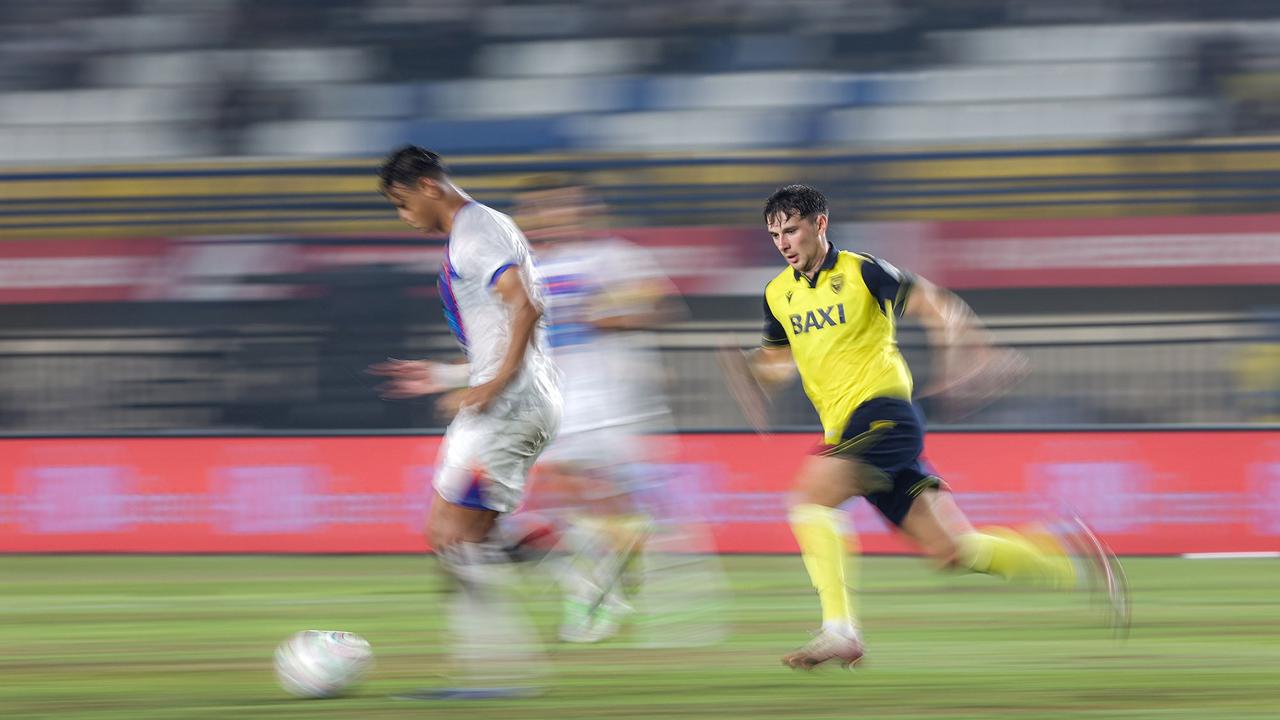 FOTO: Port FC Kalahkan Oxford United, Boyong Trofi Piala Presiden 2025 ke Thailand