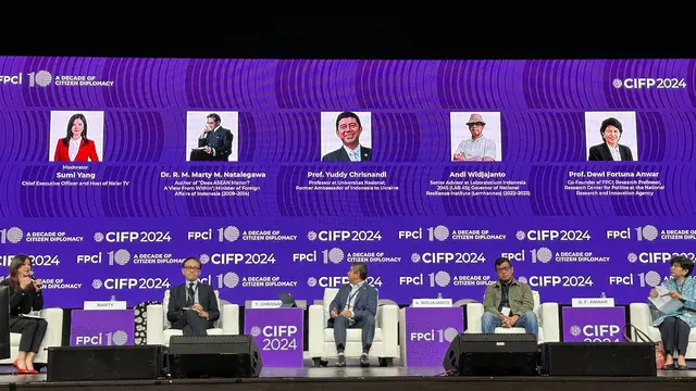Salah satu panel diskusi dalam acara CIFP 2024 yang diselenggarakan FPCI di The Kasablanka, Jakarta, Sabtu (30/11/2024). (Liputan6.com/Benedikta Miranti)