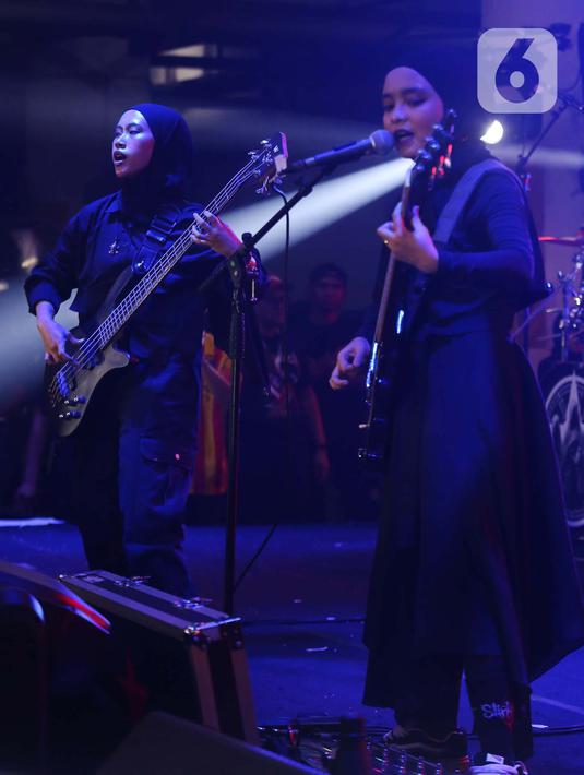 Voice of Baceprot (VoB) terdiri dari tiga gadis muda asal Garut, Jawa Barat. (Liputan6.com/Angga Yuniar)