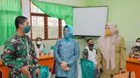 Ketua TP PKK Kota Makassar tinjau vaksinasi massal (Liputan6.com)