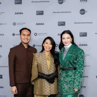 Intip potret Raline Shah tampil chic dalam busana layering rancangan Sapto Djojokartiko (dok. Sapto Djojokartiko)