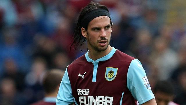 Pemain Ini Hampir Celaka Karena Tekel Berbahaya Lawannya