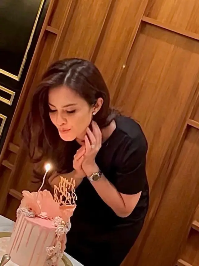 Cut Tary ultah ke- 44 (Foto: Instagram/@cuttaryofficial)