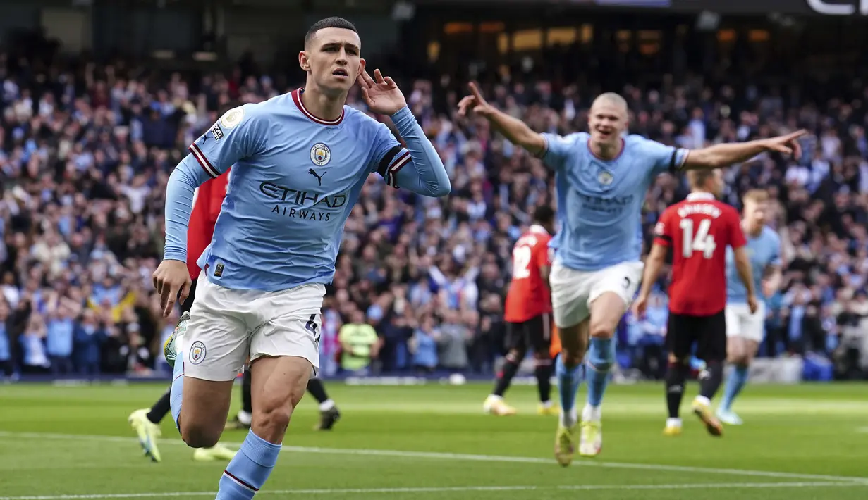 Delapan menit kemudian giliran Foden yang berhasil menyusul catatan hattrick Haaland usai berhasil memanfaatkan umpan darinya. (AP via PA/Martin Rickett)