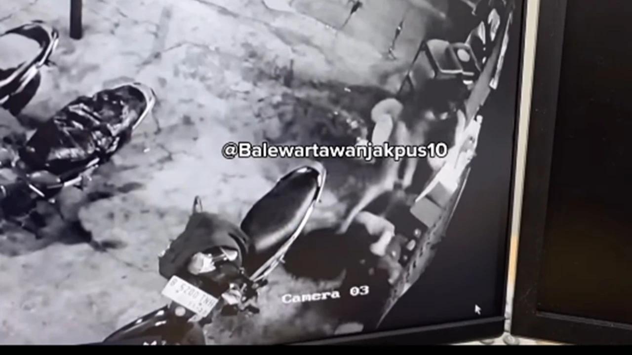 Dua Pengeroyok Pedagang Sate di Jakpus Tak Berkutik Ditangkap Polisi, Motif Ogah Bayar Makan dan Minum