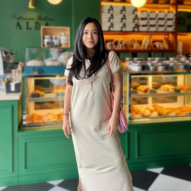 6 Potret Dea Ananda Naik Berat Badan 4 Kg, Akui Bahagia Menyusui Baby Sanne