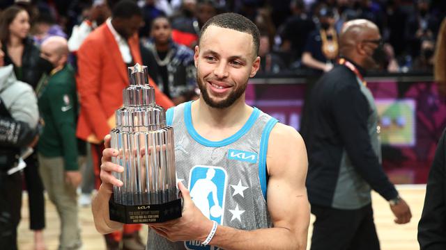Stephen Curry di NBA All-Star 2022.