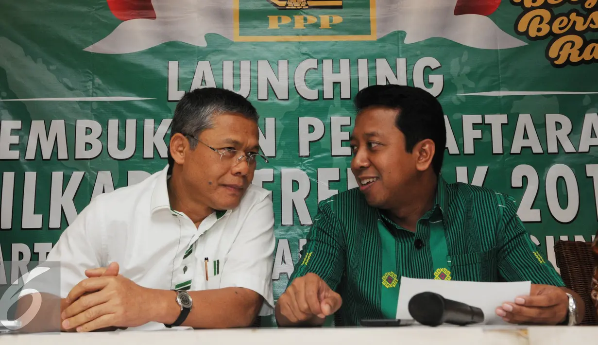 Ketua Umum PPP Romahurmuziy (kanan) saat konferensi pers di kawasan Jakarta Selatan, Selasa (14/6) PPP membuka pendaftaran calon kepala daerah untuk pilkada serentak 2017. (Liputan6.com/Helmi Afandi)