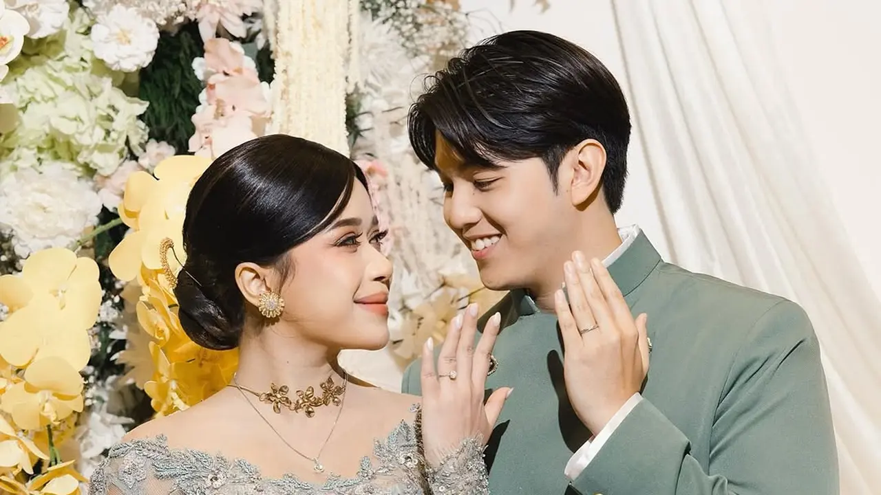 Romantisnya Lamaran Brisia Jodie dan Jonathan Alden, Pancarkan Dua Budaya dalam Balutan Busana Jawa Modern