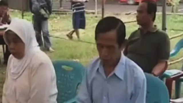 Gunakan Hak Pilih, Pasangan Tuna Netra Nyoblos