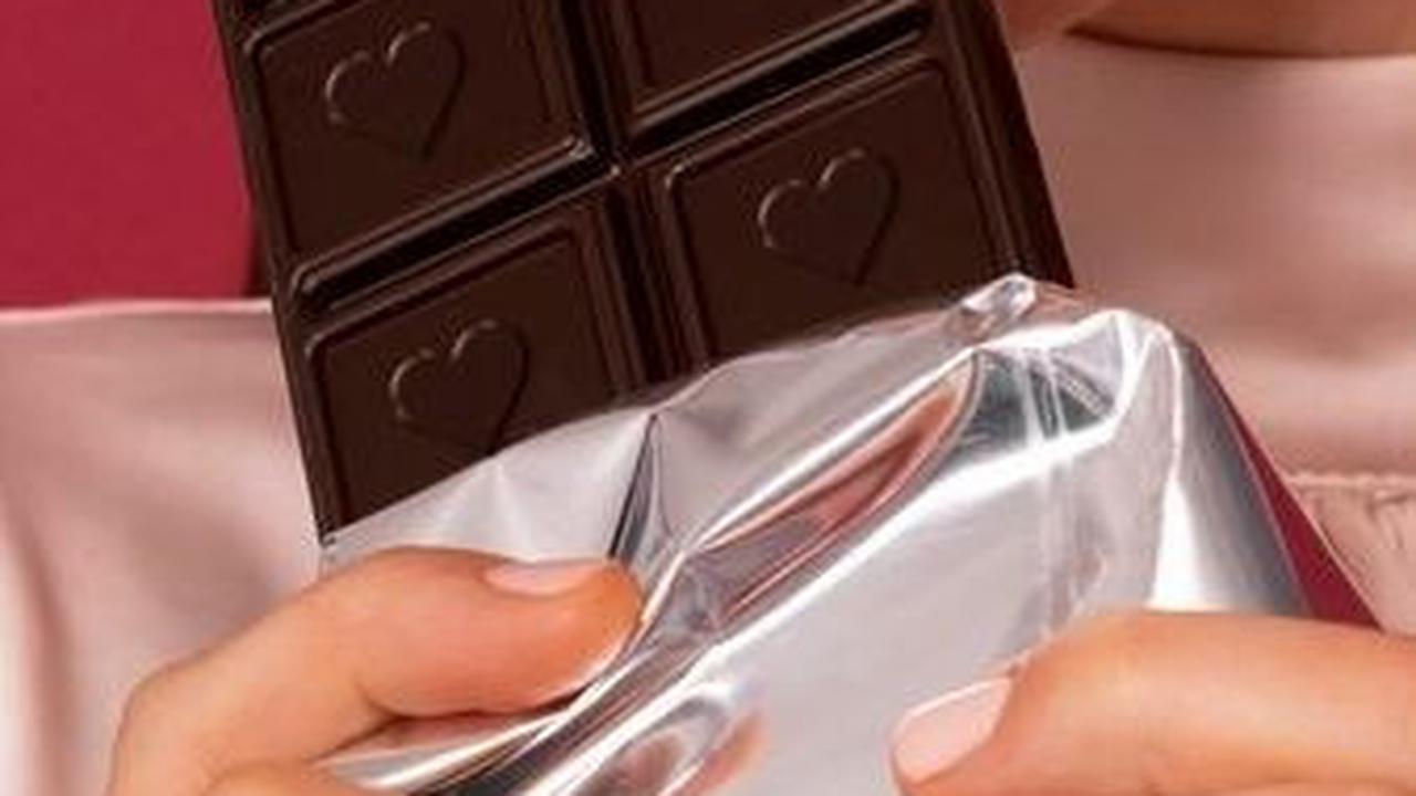 10. Cokelat Hitam