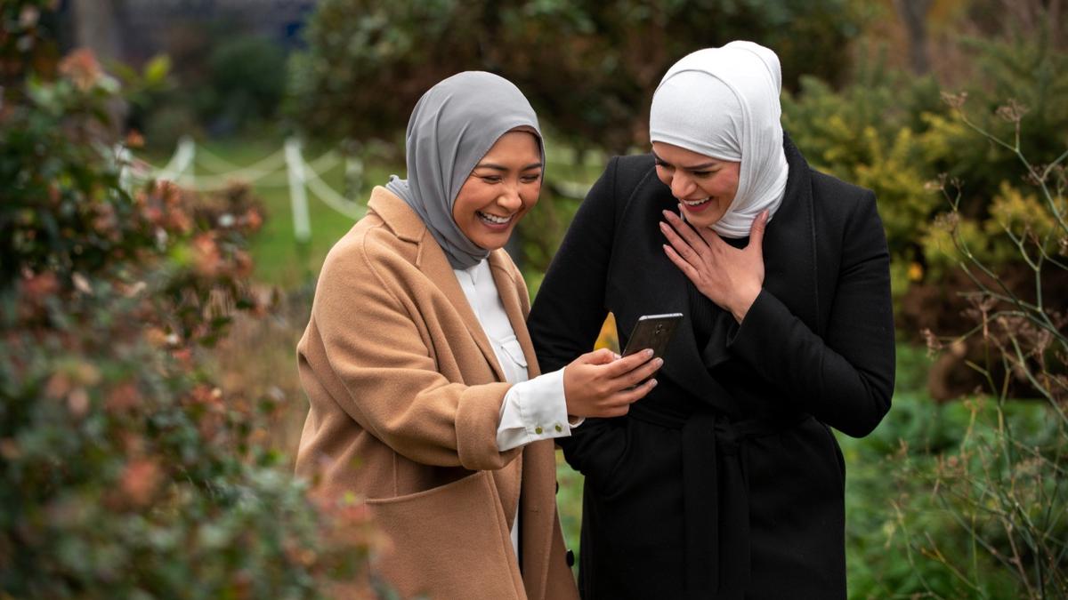 Zuhud Teknologi di Era Digital, Menjadi Pengguna, Bukan Budak Teknologi