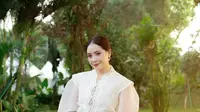 Pesona Kebaya Brokat, Inspirasi dari Nagita Slavina hingga Celine Evangelista