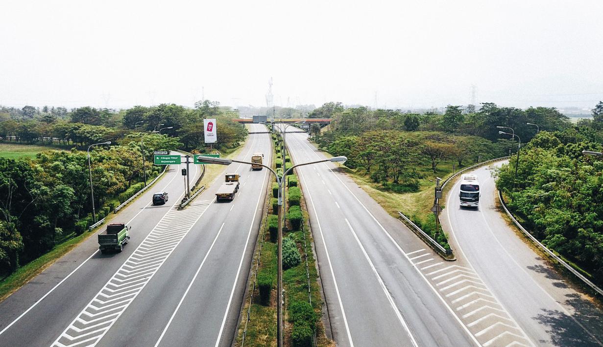 Tol Tangerang-Merak sebagai ruas tol menuju pelabuhan Merak, Banten (73 km). (Source: astrainfra.co.id)