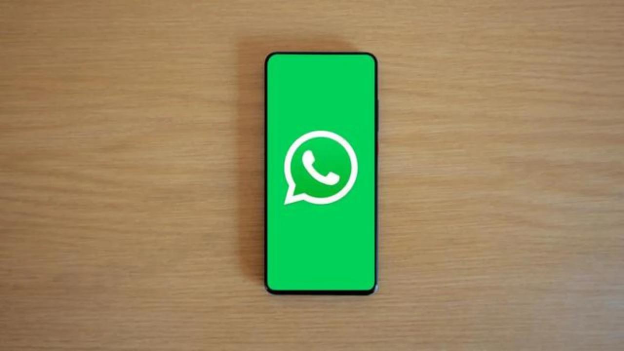 Disikat Putin, WhatsApp Kini Diblokir di Rusia