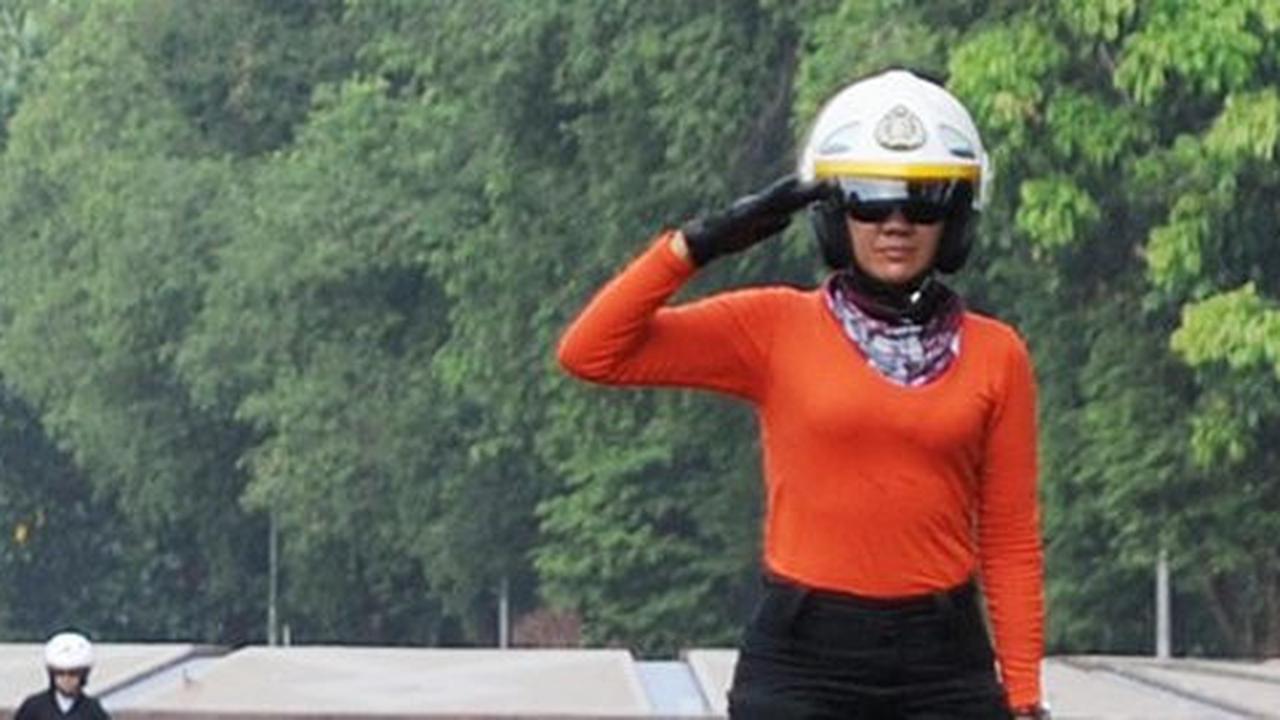 Polwan Belanda bertikai saat tertibkan pemabuk jalanan