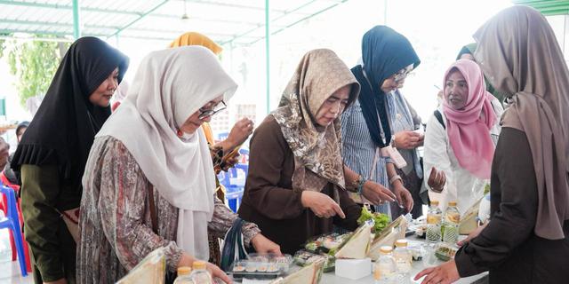 Sandiaga Uno Bikin Pelatihan Olahan Makanan Kekinian, Diikuti Puluhan Ibu-Ibu di Bekasi