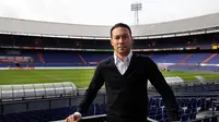 Denny Landzaat saat masih aktif sebagai pesepak bola pada 2008. (ERIK VAN 'T WOUD / ANP / AFP)