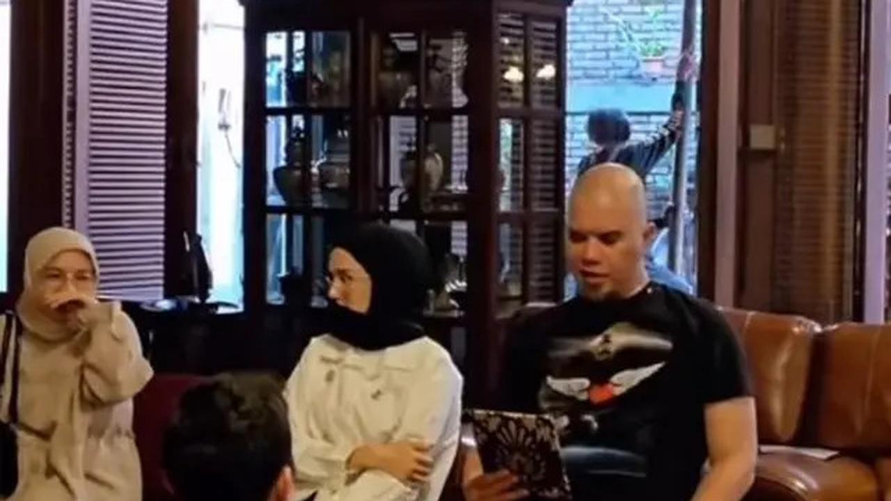 Potret Kedekatan Mulan Jameela dengan Putra Sambungnya, Ikut Gladi Persiapan Siraman Al Ghazali