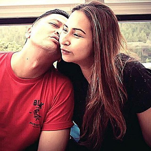 7 Tahun Pernikahan Ferry Maryadi Dan Deswita Maharani Makin Lengket News Entertainment Fimela Com