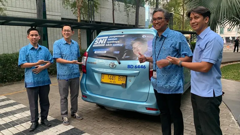 PT Blue Bird Tbk memulai kampanye “Standar Nyaman Indonesia” (SNI). Direktur Utama PT Blue Bird Tbk, Adrianto (Andre) Djokosoetono mengatakan, kampanye ini hadir dari filosofi layanan Bluebird yaitu Aman, Nyaman, Mudah dan Personalised (ANDAL).