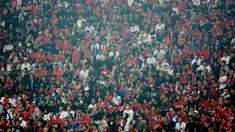 Pemandangan berbeda tampak di laga kedua Timnas Indonesia vs Curacao di FIFA Matchday. Venue digelarnya laga tersebut, Stadion Pakansari, justru ramai dipadati suporter. (Bola.com/M Iqbal Ichsan)