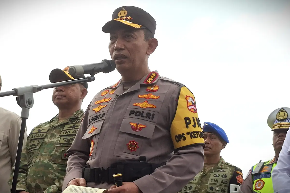 Kapolri Jenderal Listyo Sigit Prabowo usai memimpin Apel Gelar Pasukan Operasi Ketupat 2026 di Monas, Jakarta, Kamis (12/3/2026).