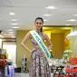 Miss International 2017 Kevin Lilliana rajin pakai batik untuk perdamaian dunia (Liputan6/Pool/YPI)