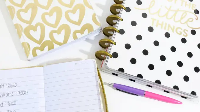 4 Tips Atasi Stres Saat Mempersiapkan Pernikahan