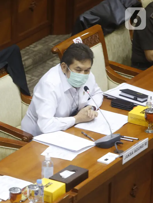 Jaksa Agung Burhanuddin saat Rapat Dengar Pendapat (RDP) bersama Komisi III DPR RI ,di Jakarta, Selasa (26/1/2021). Rapat juga membahas penanganan kasus-kasus yang menarik perhatian publik dan strategi peningkatan kualitas SDM. (Liputan6.com/Angga Yuniar)