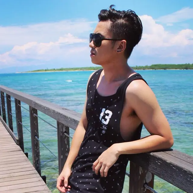 7 Potret Transformasi Rafael Tan, Kini Punya Badan Tegap dan Kekar