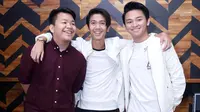 "Gue baru pacaran dua kali, yang sama ini dihitung dua. Pacaran pertama setahun sebulan ga pacaran sih sebenarnya tapi sama-sama saling memiliki. Haha. Jadi baru dua kali pacaran," kata Iqbaal. (Nurwahyunan/Bintang.com)