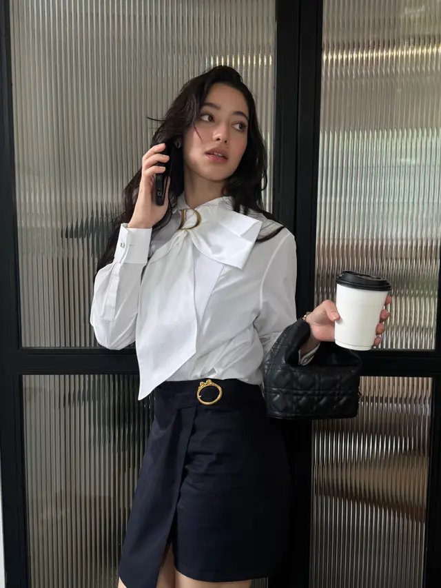 6 Gaya Selebriti Dunia Kenakan Dior Toujours Hobo, dari Jisoo hingga Irene Kim