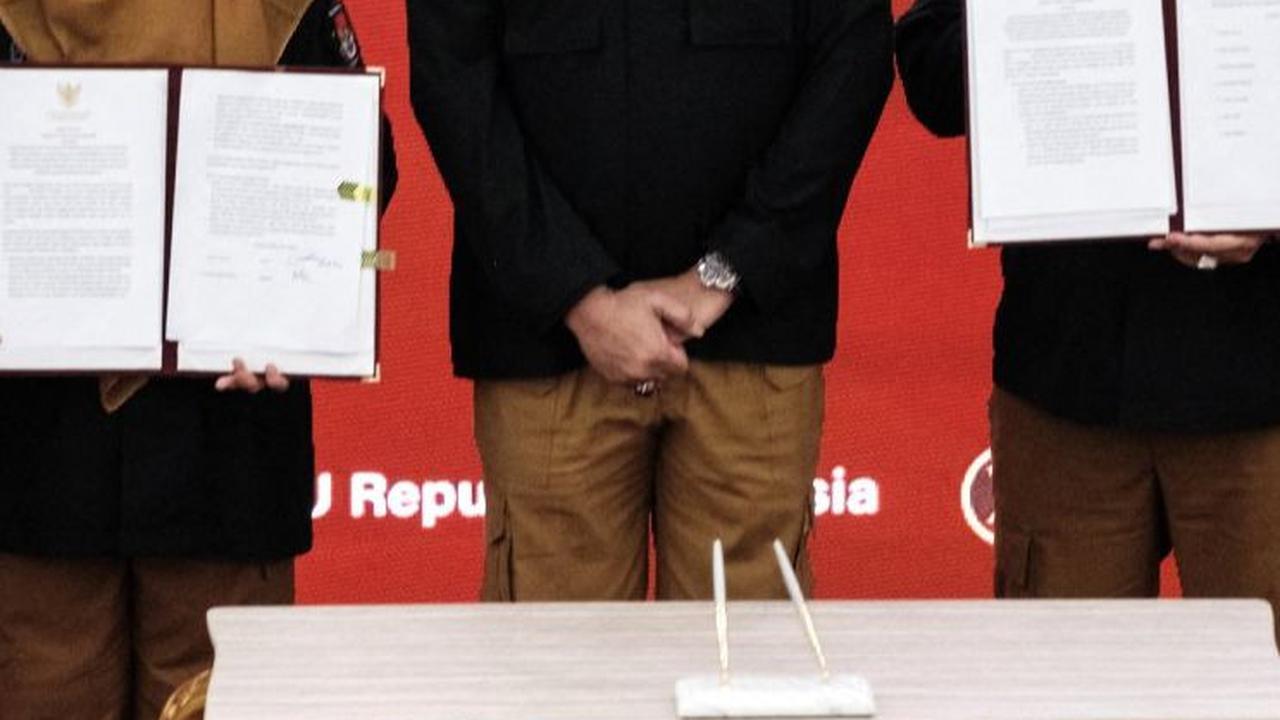 Ketua KPU Hasyim Asyari di KPU RI menyampaikan, Prabowo-Gibran mendapatkan suara terbanyak dalam Pilpres 2024.&nbsp;Yasuyoshi Chiba/AFP<br>