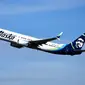 Maskapai Alaska Airlines. (dok. MARIO TAMA / GETTY IMAGES NORTH AMERICA / Getty Images via AFP)