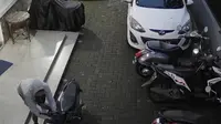 Mahasiswa di Pamulang Kehilangan Motor Akibat Pencurian, Terekam CCTV