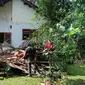 Rumah rusak setelah diguncang gempa 6,1 di Malang, Jawa Timur. (Dok BNPB)