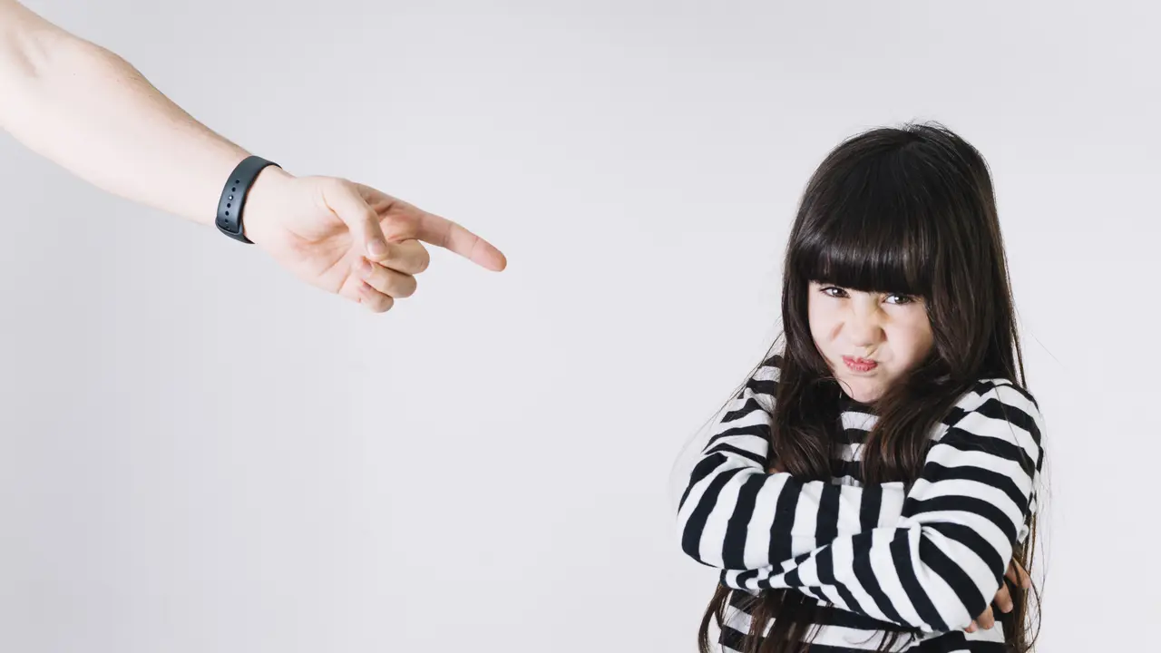 Tanda-Tanda Perilaku Anak Fatherless (photo by freepik.com)