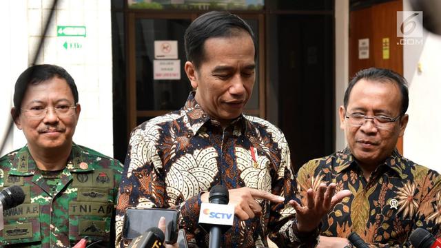 Presiden Jokowi Jenguk Habibie di RSPAD